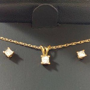 Diamonds 1/4 CT.TW. Pendant, Chain & Earring set in 10K Yellow Gold